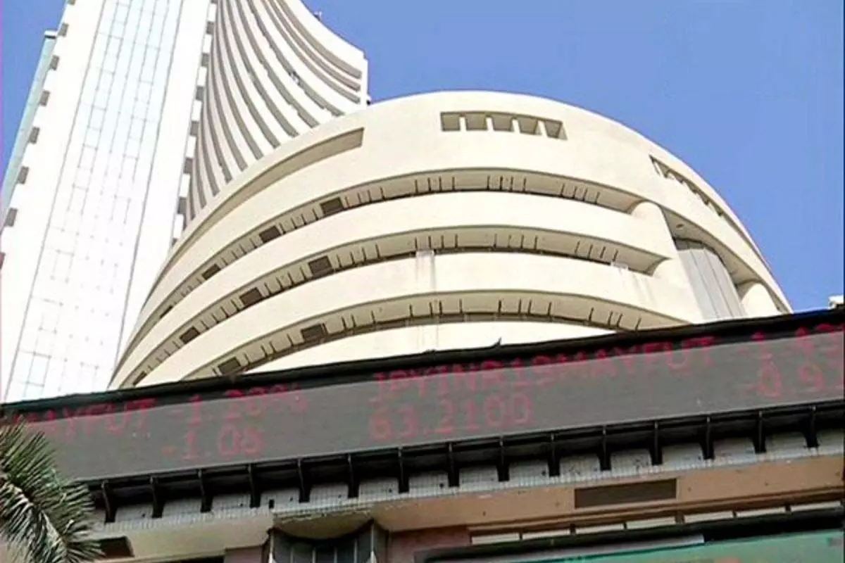 Market continues to rise सूचकांक करीब दो महीने के उच्चतम स्तर पर बंद