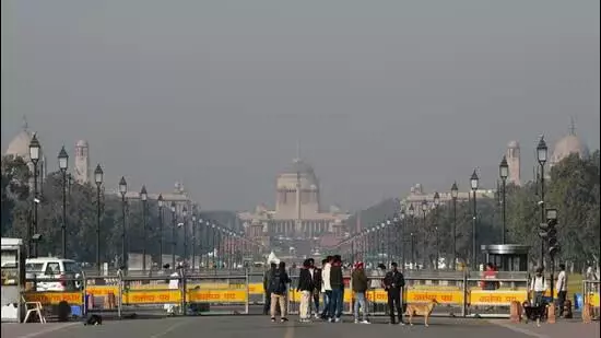 Delhi में लगातार दूसरे दिन AQI मध्यम स्तर पर, आसमान नीला