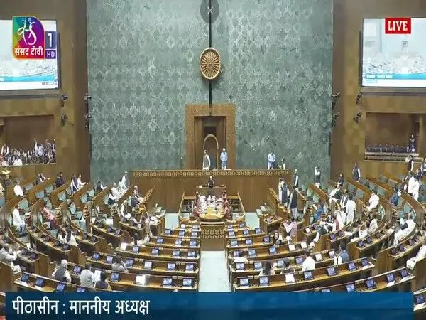 संसद का शीतकालीन सत्र: Lok Sabha दोपहर 12 बजे तक स्थगित