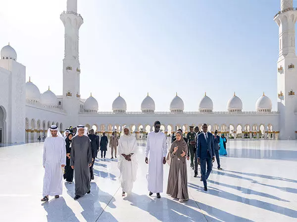 सेनेगल के राष्ट्रपति ने Sheikh Zayed Grand Mosque का दौरा किया