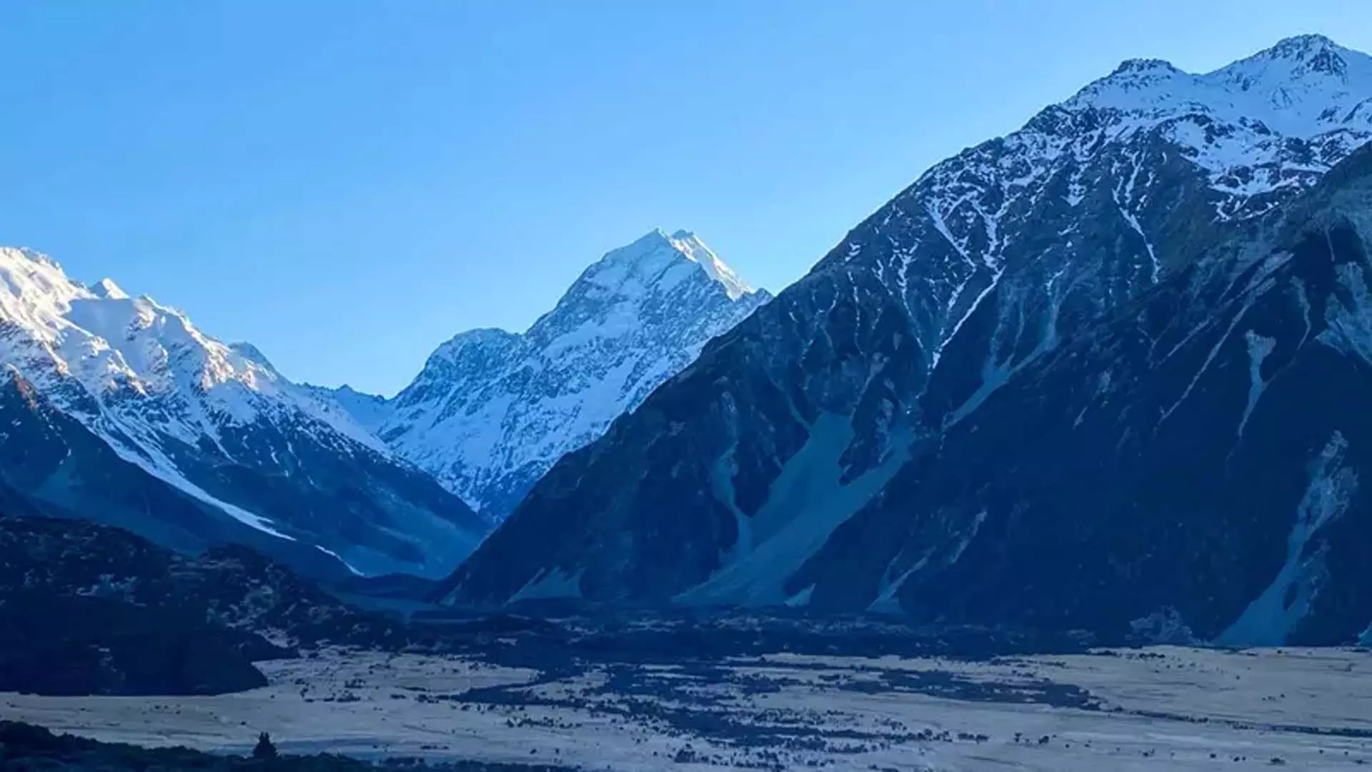 New Zealand में अमेरिका और कनाडा के तीन पर्वतारोहियों के मारे जाने की आशंका