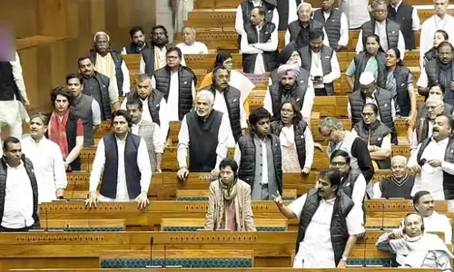BJP ने राहुल गांधी को जॉर्ज सोरोस से जोड़ा, कांग्रेस ने किया पलटवार BJP ने राहुल गांधी को जॉर्ज सोरोस से जोड़ा, कांग्रेस ने किया पलटवार