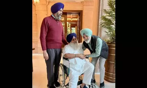 Akali दल के बागियों ने सुखबीर बादल के इस्तीफे पर स्पष्टता की मांग की Akali दल के बागियों ने सुखबीर बादल के इस्तीफे पर स्पष्टता की मांग की