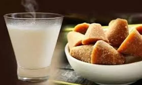 Health: सोने से पहले पिएं गुड़ वाला दूध, सेहत को होंगे ये  फायदे