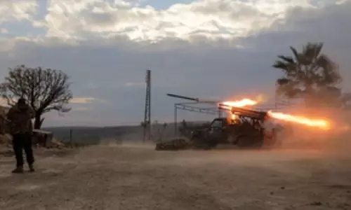 Syrian रक्षा मंत्री ने विद्रोही बलों से खोए हुए क्षेत्रों को पुनः प्राप्त करने के लिए सेना की तत्परता पर जोर दिया