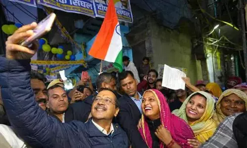 Kejriwal ,हर महिला के खाते में जल्द ही 1,000 रुपये प्रति माह आएंगे