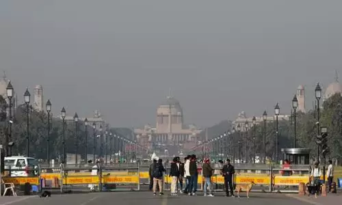 Delhi में लगातार दूसरे दिन AQI मध्यम स्तर पर, आसमान नीला