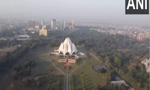 Delhi में वायु गुणवत्ता में सुधार हुआ और यह मध्यम श्रेणी में पहुंच गई