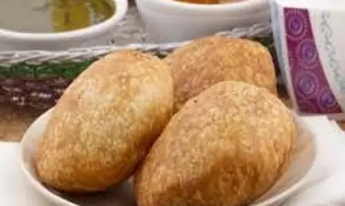 Khasta Kachori:  खस्ता कचौड़ी बनाने का बेहद आसान तरीका