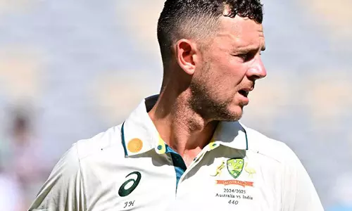 Hazlewood की अनुपस्थिति बहुत बड़ी है, वह ऑस्ट्रेलिया को नियंत्रण देता है....: एडिलेड टेस्ट से पहले शास्त्री Hazlewood की अनुपस्थिति बहुत बड़ी है, वह ऑस्ट्रेलिया को नियंत्रण देता है....: एडिलेड टेस्ट से पहले शास्त्री