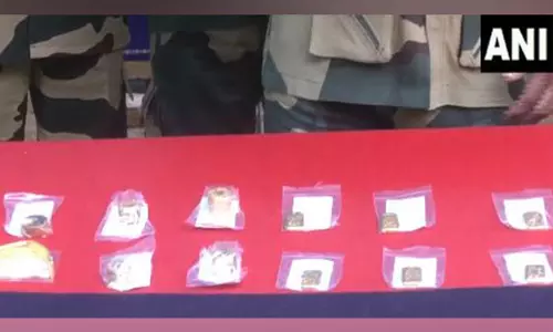 BSF ने करीब 1.74 करोड़ रुपये कीमत का 2 किलोग्राम से अधिक सोना जब्त किया BSF ने करीब 1.74 करोड़ रुपये कीमत का 2 किलोग्राम से अधिक सोना जब्त किया