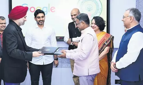 आंध्र सरकार ने AI को आगे बढ़ाने के लिए गूगल के साथ समझौता ज्ञापन पर हस्ताक्षर किए आंध्र सरकार ने AI को आगे बढ़ाने के लिए गूगल के साथ समझौता ज्ञापन पर हस्ताक्षर किए