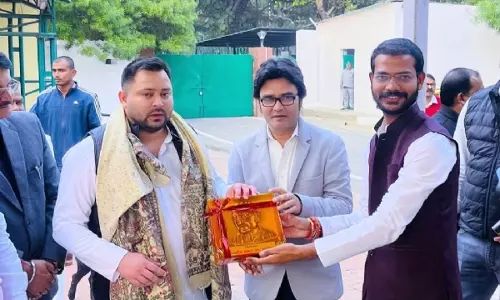 Araria: राजद जिलाध्यक्ष ने नेता प्रतिपक्ष और राजद सुप्रीमो लालू प्रसाद से की मुलाकात