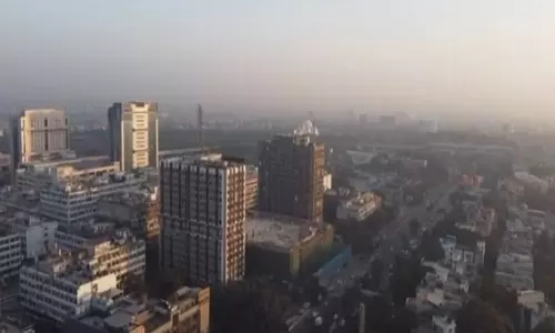 Delhi में सुबह ठंड का माहौल रहा, तापमान गिरकर 8.5 डिग्री सेल्सियस पर पहुंचा Delhi में सुबह ठंड का माहौल रहा, तापमान गिरकर 8.5 डिग्री सेल्सियस पर पहुंचा