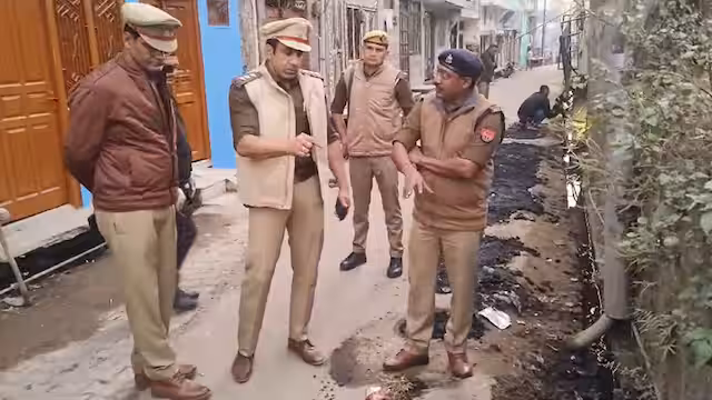Sambhal: अमेरिकी और पाकिस्तानी खोखे की पुष्टी के बाद प्रशासन जुमे को लेकर मुस्तैद हुआ