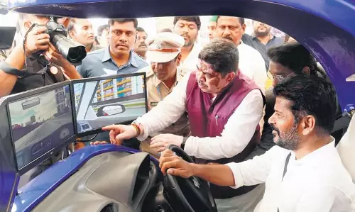 सीएम रेवंत रेड्डी ने KCR से प्रतिमा अनावरण समारोह में शामिल होने का आग्रह किया सीएम रेवंत रेड्डी ने KCR से प्रतिमा अनावरण समारोह में शामिल होने का आग्रह किया