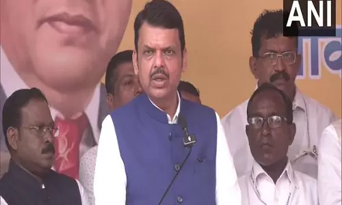 CM Devendra Fadnavis ने डॉ. बीआर अंबेडकर को श्रद्धांजलि दी