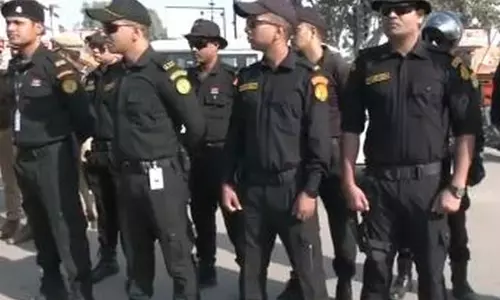 Ayodhya में बाबरी विध्वंस की वर्षगांठ के लिए सुरक्षा बढ़ाई गई Ayodhya में बाबरी विध्वंस की वर्षगांठ के लिए सुरक्षा बढ़ाई गई