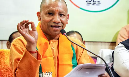 UP CM ने महापरिनिर्वाण दिवस पर बीआर अंबेडकर को श्रद्धांजलि दी UP CM ने महापरिनिर्वाण दिवस पर बीआर अंबेडकर को श्रद्धांजलि दी