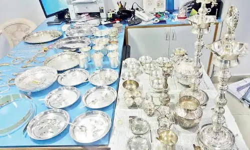 Odisha में 61 किलो चांदी जब्त, एक हिरासत में Odisha में 61 किलो चांदी जब्त, एक हिरासत में