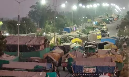 Punjab: किसानों की आज दिल्ली कूच की शुरुआत, सभी की निगाहें शंभू बॉर्डर पर Punjab: किसानों की आज दिल्ली कूच की शुरुआत, सभी की निगाहें शंभू बॉर्डर पर