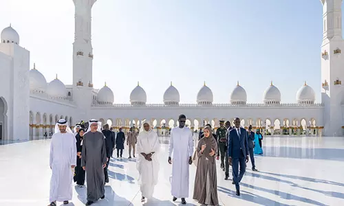 सेनेगल के राष्ट्रपति ने Sheikh Zayed Grand Mosque का दौरा किया