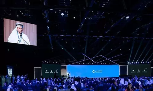 Abu Dhabi चैंबर ने निजी क्षेत्र के विकास को समर्थन देने के लिए रोडमैप 2025-2027 लॉन्च किया