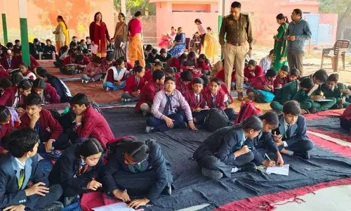Haryana : सिरसा में यातायात जागरूकता प्रश्नोत्तरी में 14,700 विद्यार्थियों ने लिया हिस्सा Haryana : सिरसा में यातायात जागरूकता प्रश्नोत्तरी में 14,700 विद्यार्थियों ने लिया हिस्सा