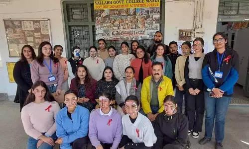 मंडी कॉलेज में विद्यार्थियों को दी गई AIDS के बारे में जानकारी