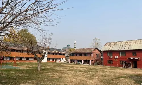 Kashmir में दिव्यांग छात्रों के लिए उच्च शिक्षा एक दूर का सपना