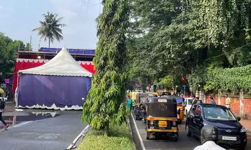 Kerala :  टीवीएम में सीपीएम का सड़क जाम मंच स्थापित