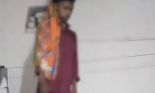 कॉलेज से घर लौटते ही फंदे पर झूला युवक