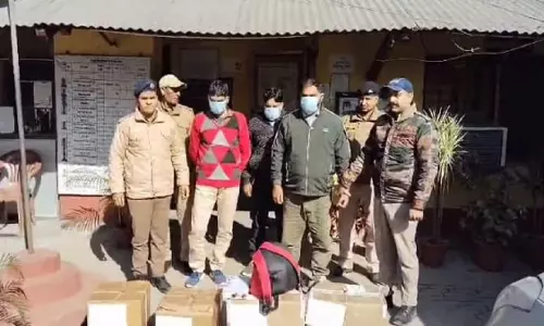 Dehradun: हर्बल फैक्ट्री की आड़ में बन रही थी नशीली दवा, पुलिस ने किया भंडाफोड Dehradun: हर्बल फैक्ट्री की आड़ में बन रही थी नशीली दवा, पुलिस ने किया भंडाफोड