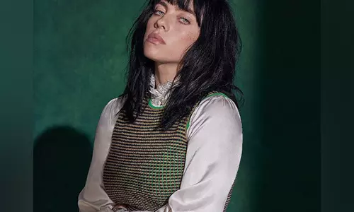 Billie Eilish ने सोशल मीडिया के साथ अपने जटिल रिश्ते के बारे में खुलकर बात की