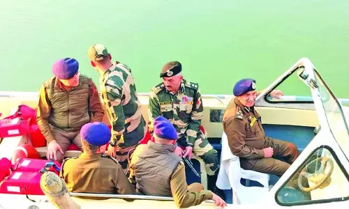 पुलिस-BSF ने भारत-पाक सीमा पर संयुक्त गश्त की