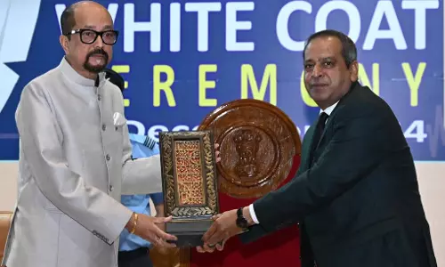मानवीय संवेदनाओं को साथ लेकर चलें : राज्यपाल डेका