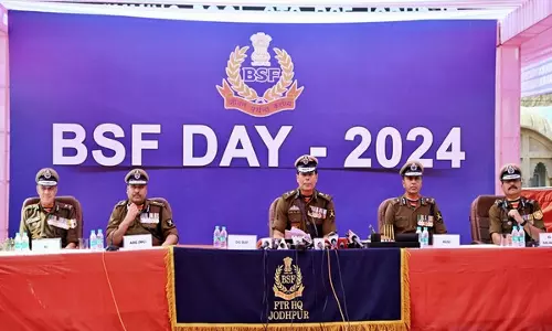 बांग्लादेश में सत्ता परिवर्तन के बाद BSF ने सीमा पर चौकसी बढ़ाई: डीजी दलजीत सिंह चौधरी बांग्लादेश में सत्ता परिवर्तन के बाद BSF ने सीमा पर चौकसी बढ़ाई: डीजी दलजीत सिंह चौधरी