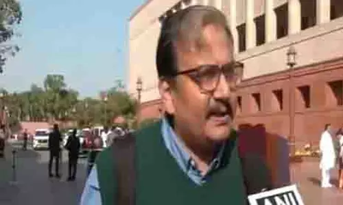 RJD सांसद मनोज झा ने करेंसी नोट विवाद को लेकर बीजेपी की आलोचना की RJD सांसद मनोज झा ने करेंसी नोट विवाद को लेकर बीजेपी की आलोचना की