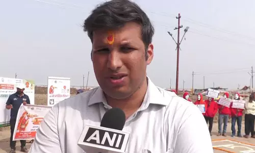 योगी सरकार Maha Kumbh 2025 में हेलीकॉप्टर से पुष्प वर्षा की सुविधा बढ़ाएगी योगी सरकार Maha Kumbh 2025 में हेलीकॉप्टर से पुष्प वर्षा की सुविधा बढ़ाएगी