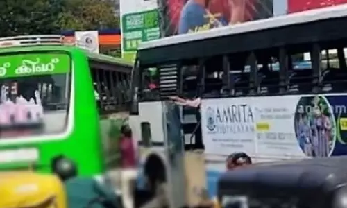 तिरुवनंतपुरम: क्रॉसिंग पार करते समय बसों के बीच फंसकर युवक की मौत