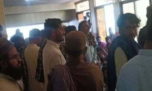 Pakistan: तुर्बत में तेल व्यापारियों ने व्यापार टोकन जारी करने के बीच प्रोफाइलिंग का किया विरोध