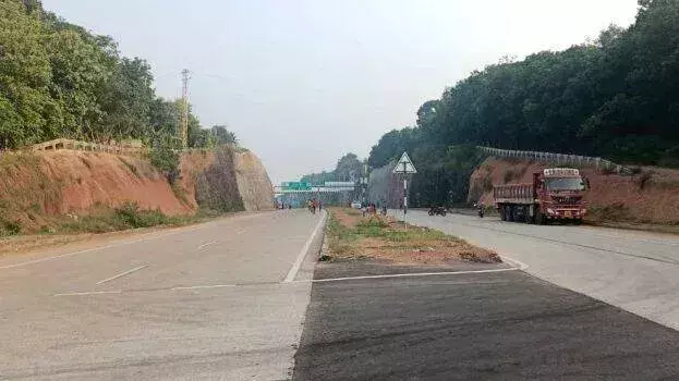 पत्थर और मिट्टी की अनुपलब्धता के कारण एनएच 66 का निर्माण धीमी गति से चल रहा है; CM पत्थर और मिट्टी की अनुपलब्धता के कारण एनएच 66 का निर्माण धीमी गति से चल रहा है; CM