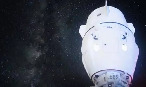 SpaceX के क्रू ड्रैगन पर सूर्योदय देखें, जबकि आकाशगंगा अंधेरे में लुप्त SpaceX के क्रू ड्रैगन पर सूर्योदय देखें, जबकि आकाशगंगा अंधेरे में लुप्त