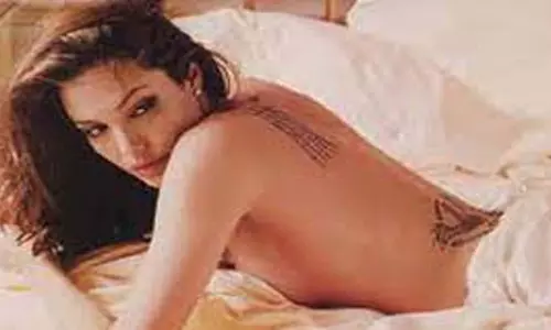 जानिए क्यों Angelina Jolie द टुनाइट शो में नंगे पैर आईं