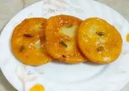 Recipe: सूजी और दूध से बनाएं गरमागरम मालपुआ