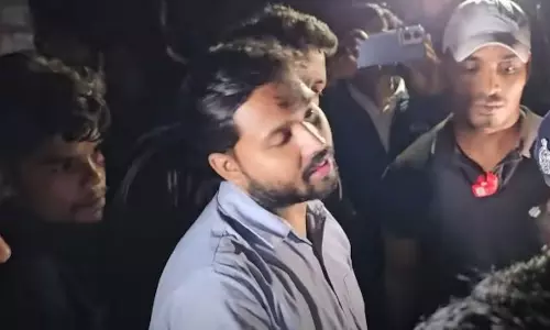 छात्रों का दबाव, पुलिस ने खान सर को छोड़ा