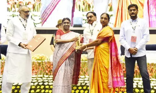 Telangana के चिल्लापल्ली को राष्ट्रीय पंचायत पुरस्कार मिला Telangana के चिल्लापल्ली को राष्ट्रीय पंचायत पुरस्कार मिला