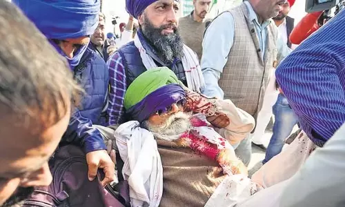 पंजाब-हरियाणा सीमा पर झड़प के बाद किसानों ने दिल्ली मार्च स्थगित किया