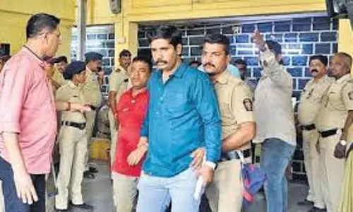 Kalyan के अधरवाड़ी जेल में पूर्व आरपीएफ अधिकारी पर हमला