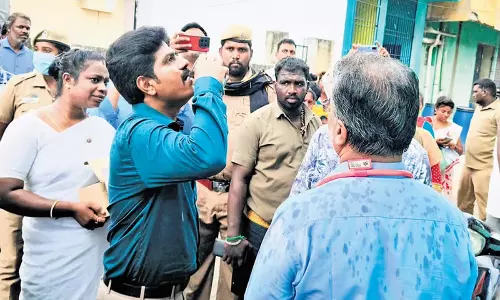 Tamil Nadu: संदिग्ध जल संदूषण के बाद 25 और लोग अस्पताल में भर्ती Tamil Nadu: संदिग्ध जल संदूषण के बाद 25 और लोग अस्पताल में भर्ती